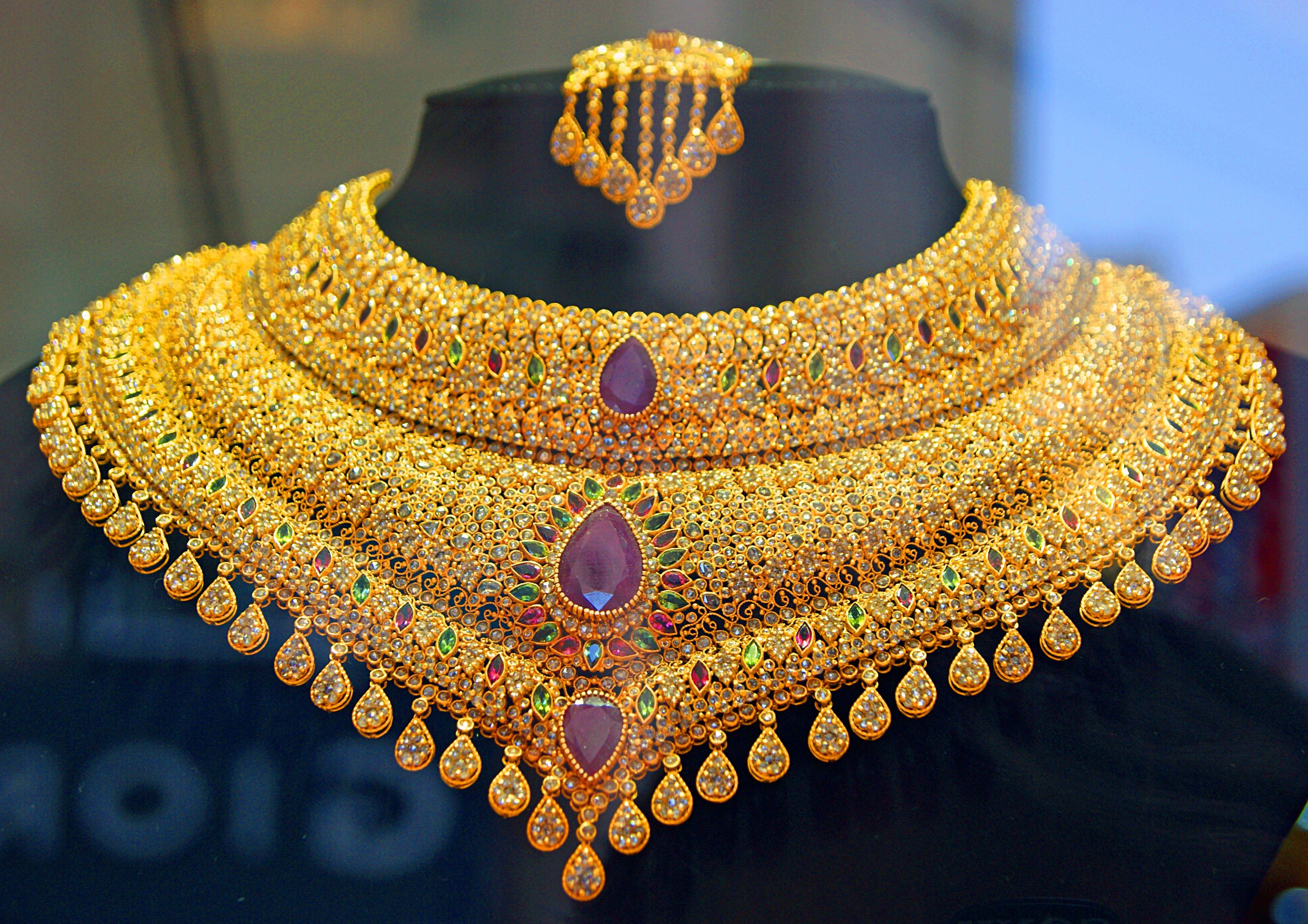 Gold bangles - SS Jewellery gold buyers